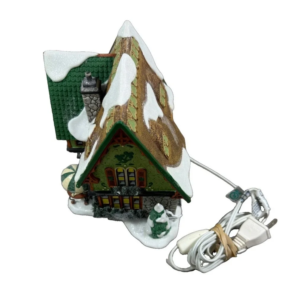 Dept 56 North Pole McElfin's Irish Restaurant & Gifts Christmas Lighted Village
